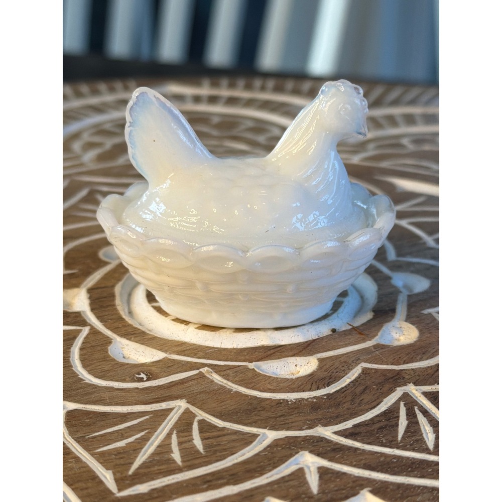 Vintage Miniature Milk Glass Hen on Nest – White Glass Covered Salt Dip 2.5"